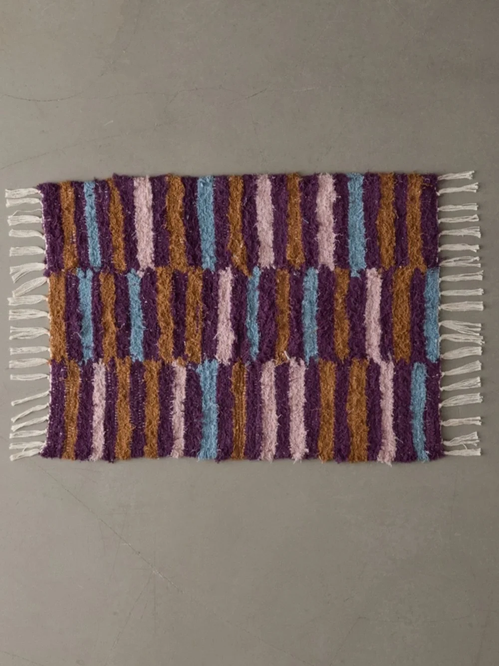 NWT Urban Outfitters Irregular Checkerboard Shaggy Tassel Rug